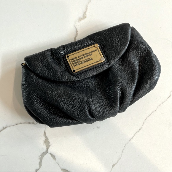 Marc By Marc Jacobs Handbags - Marc Jacobs Black Leather Crossbody